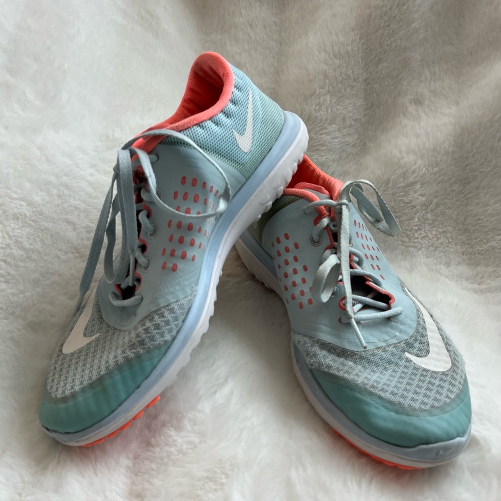 Nike - Women's Size 8